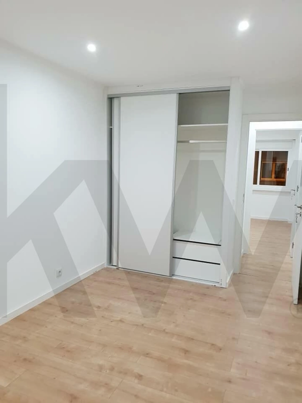 Apartamento T2 para Venda em Odivelas Foto 2