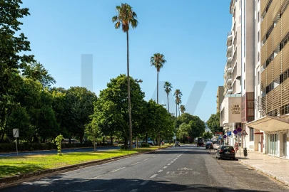 Apartamento T2 para Arrendamento em Alvalade