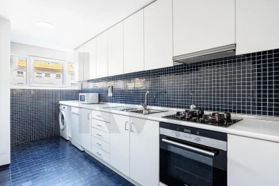 Apartamento T2 para Arrendamento em Alvalade