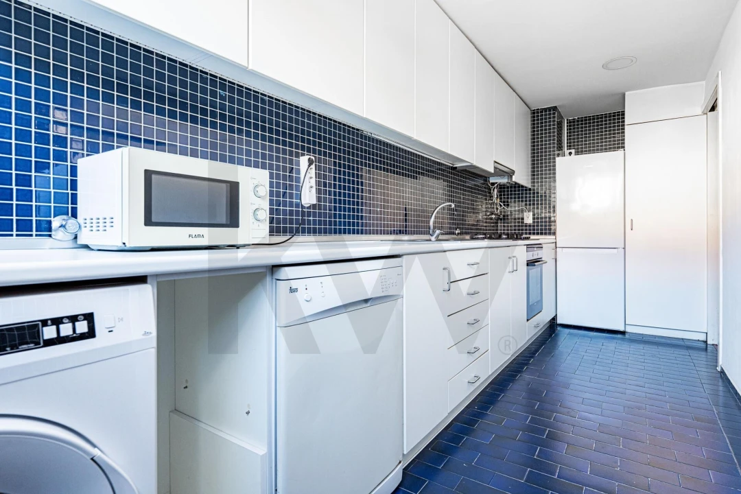 Apartamento T2 para Arrendamento em Alvalade Foto 8