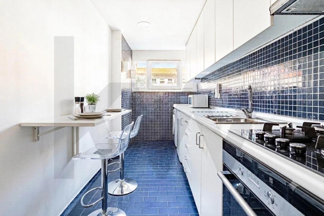 Apartamento T2 para Arrendamento em Alvalade Foto 7