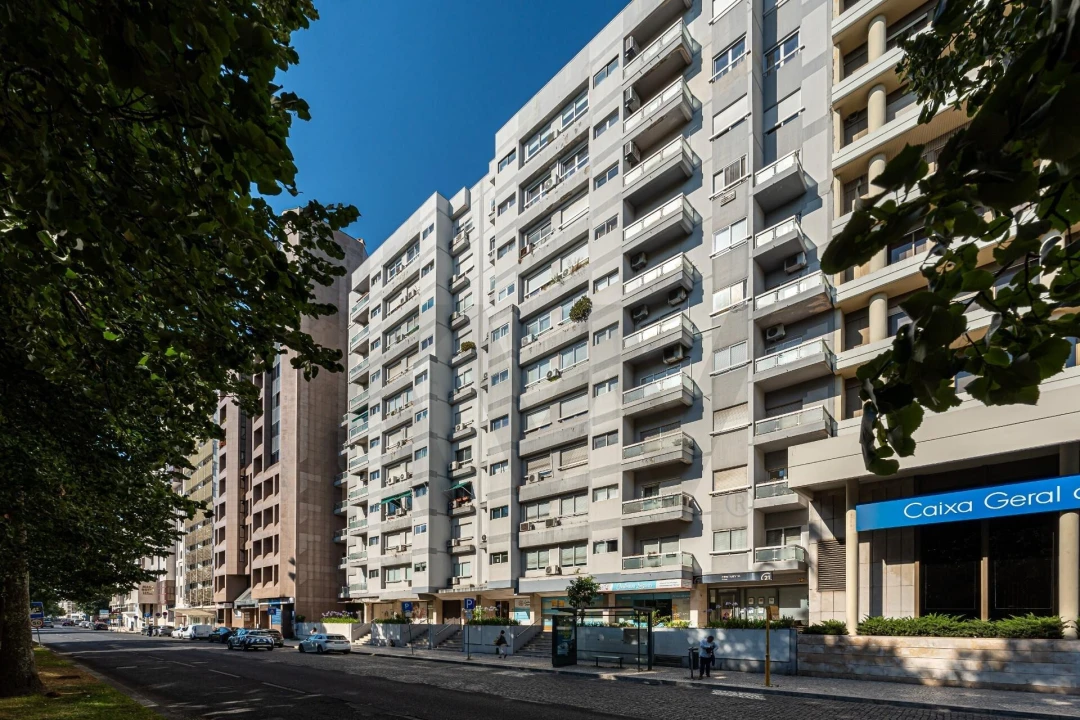 Apartamento T2 para Arrendamento em Alvalade Foto 14