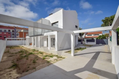 Moradia T3 para Venda em São Domingos de Rana
