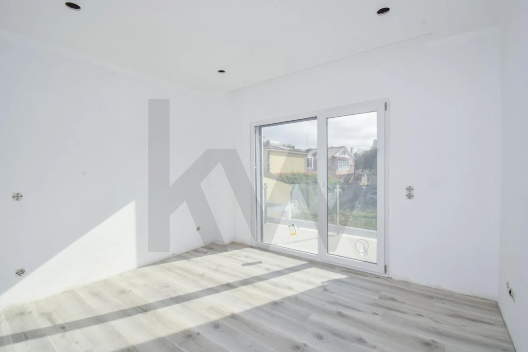 Moradia T3 para Venda em São Domingos de Rana Foto 9