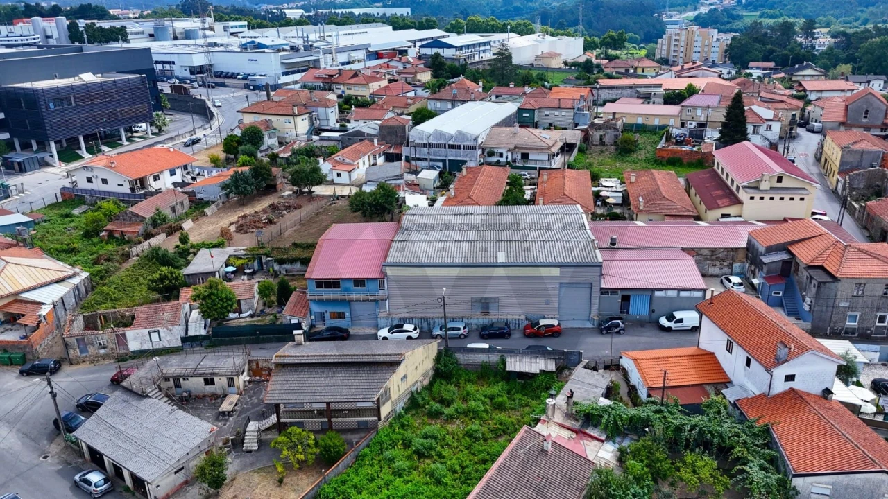 Armazém para Venda em Vila de Cucujães Foto 1