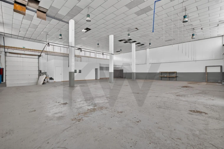 Armazém para Venda em Vila de Cucujães Foto 5