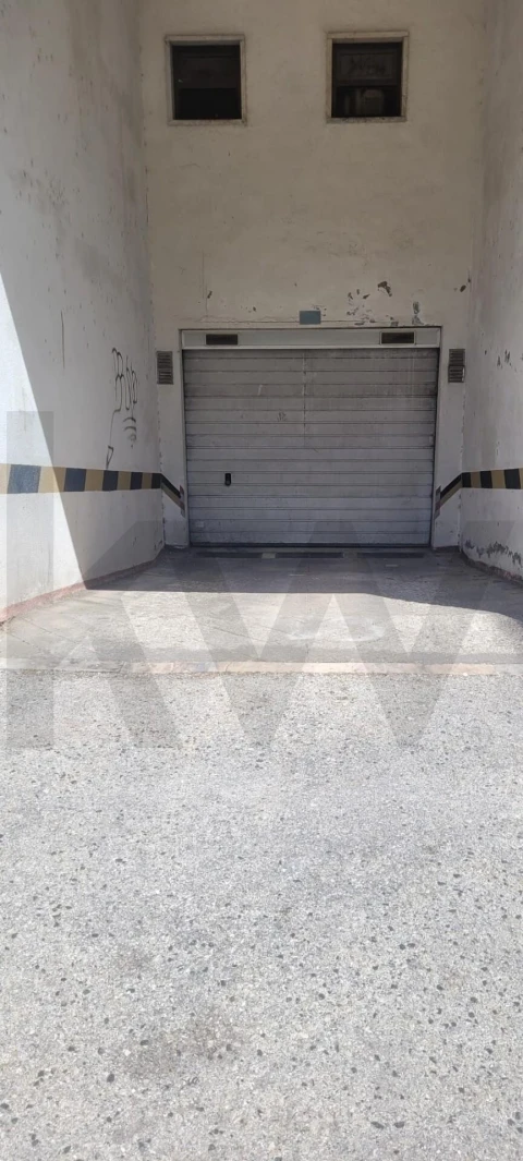 Garagem para Arrendamento em Massamá e Monte Abraão