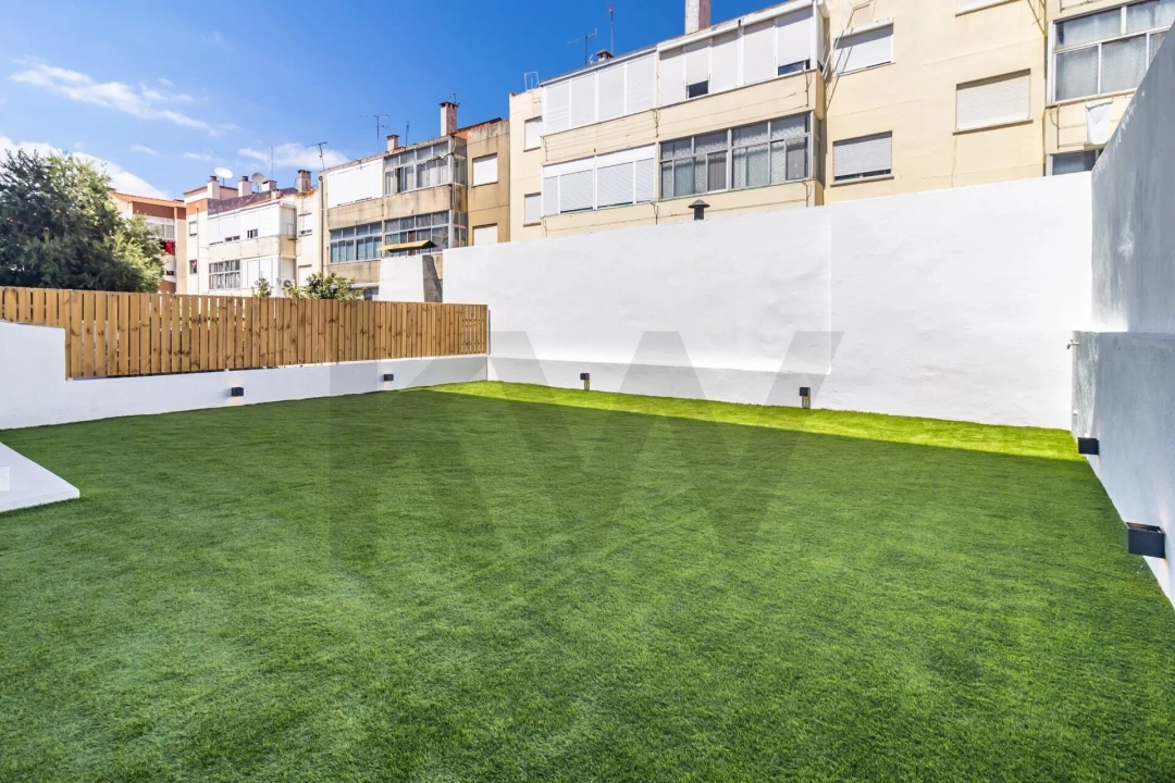 Apartamento T3 para Venda em Seixal, Arrentela e Aldeia de Paio Pires Foto 3
