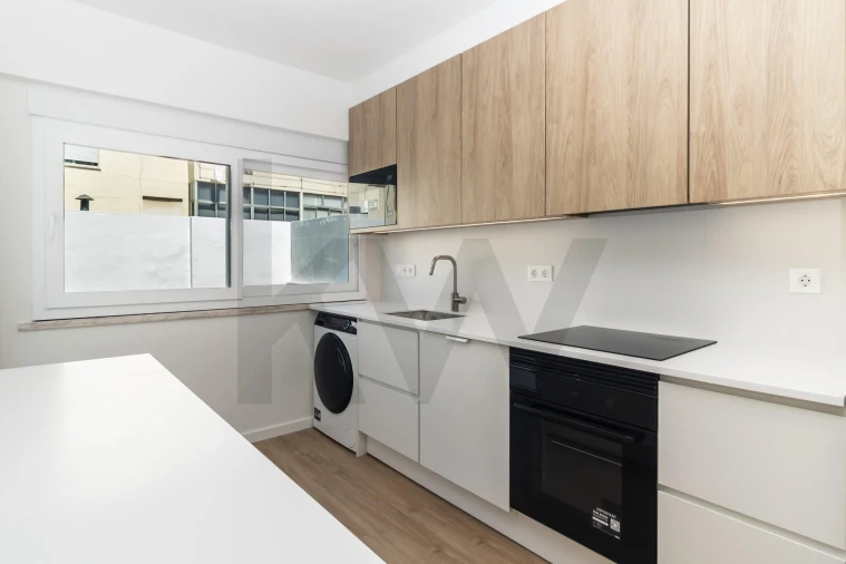 Apartamento T3 para Venda em Seixal, Arrentela e Aldeia de Paio Pires Foto 4