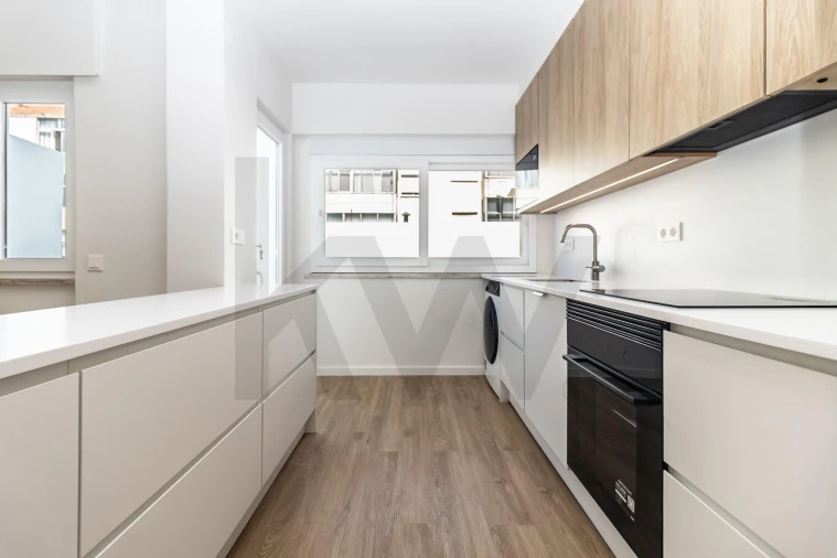 Apartamento T3 para Venda em Seixal, Arrentela e Aldeia de Paio Pires Foto 6
