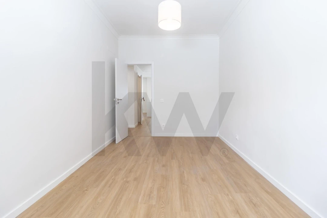 Apartamento T3 para Venda em Seixal, Arrentela e Aldeia de Paio Pires Foto 24