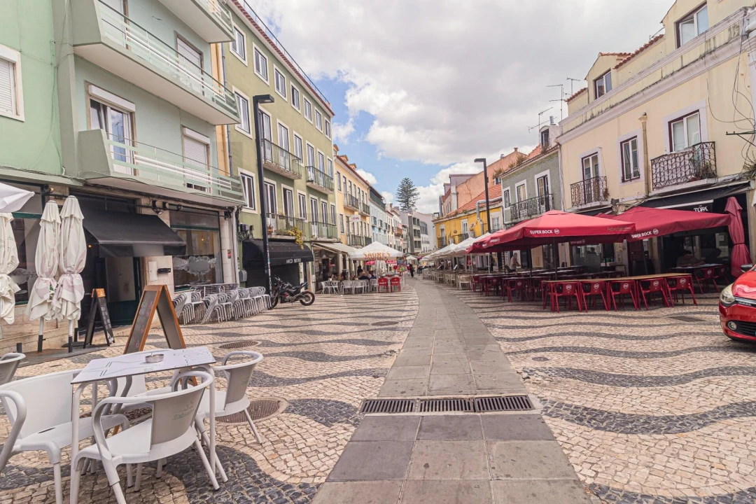 Loja para Venda em Almada, Cova da Piedade, Pragal e Cacilhas Foto 2