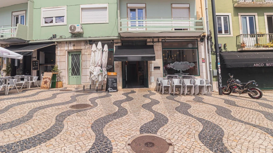 Loja para Venda em Almada, Cova da Piedade, Pragal e Cacilhas