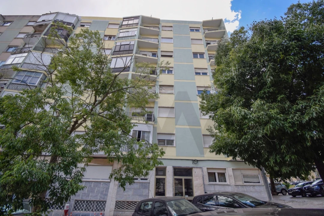 Apartamento T3 para Arrendamento em Benfica Foto 24
