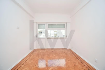 Apartamento T3 para Arrendamento em Benfica