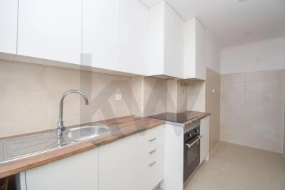 Apartamento T3 para Arrendamento em Benfica