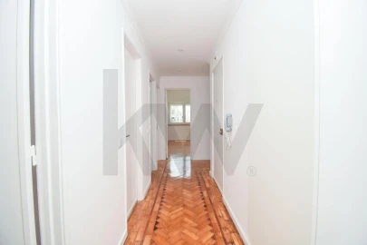 Apartamento T3 para Arrendamento em Benfica