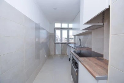 Apartamento T3 para Arrendamento em Benfica