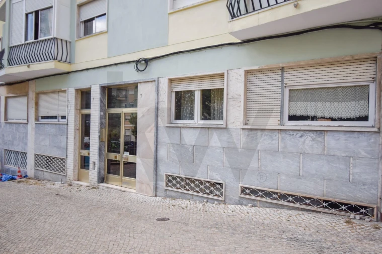 Apartamento T3 para Arrendamento em Benfica Foto 25