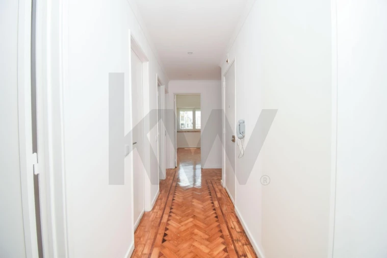 Apartamento T3 para Arrendamento em Benfica Foto 13