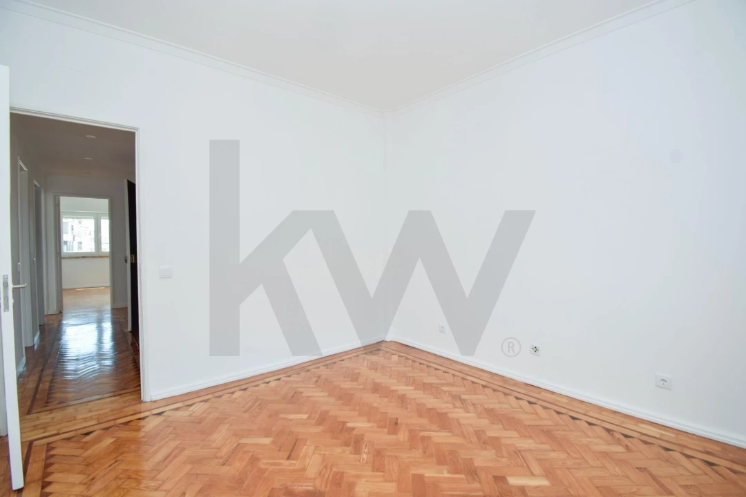 Apartamento T3 para Arrendamento em Benfica Foto 1