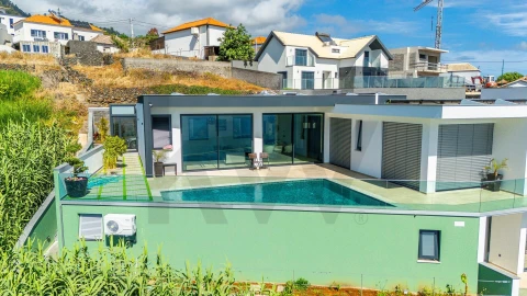 Moradia T3 para Venda em Arco da Calheta