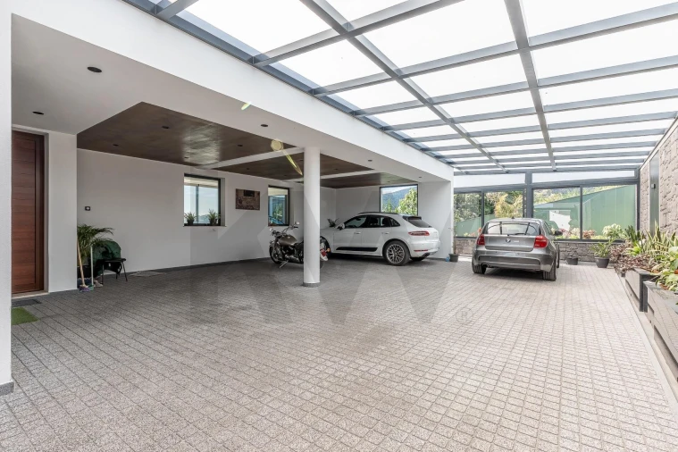 Moradia T3 para Venda em Arco da Calheta Foto 12