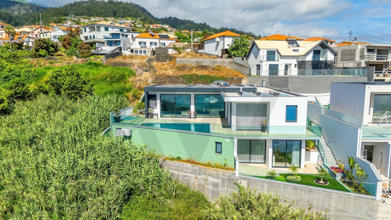 Moradia T3 para Venda em Arco da Calheta Foto 15