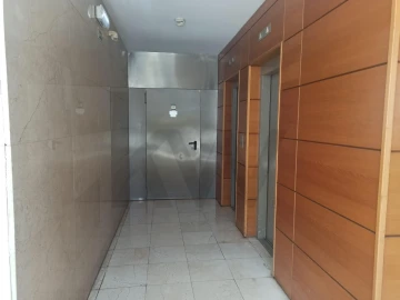 Apartamento T3 para Arrendamento em Campolide