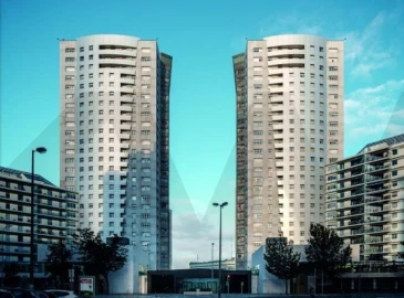 Apartamento T3 para Arrendamento em Campolide