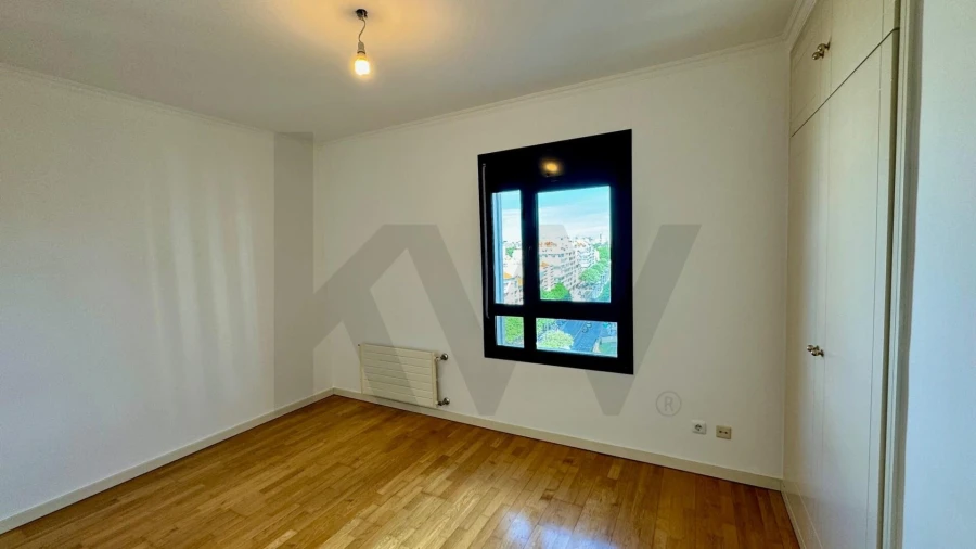 Apartamento T3 para Arrendamento em Campolide Foto 20