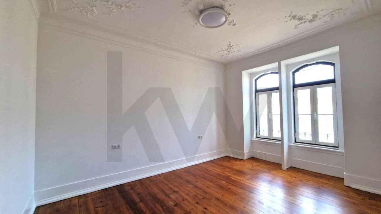 Apartamento T6 para Venda em Arroios Foto 3
