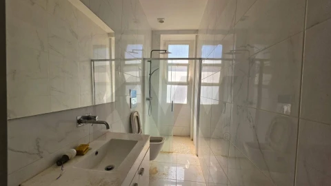 Apartamento T6 para Venda em Arroios