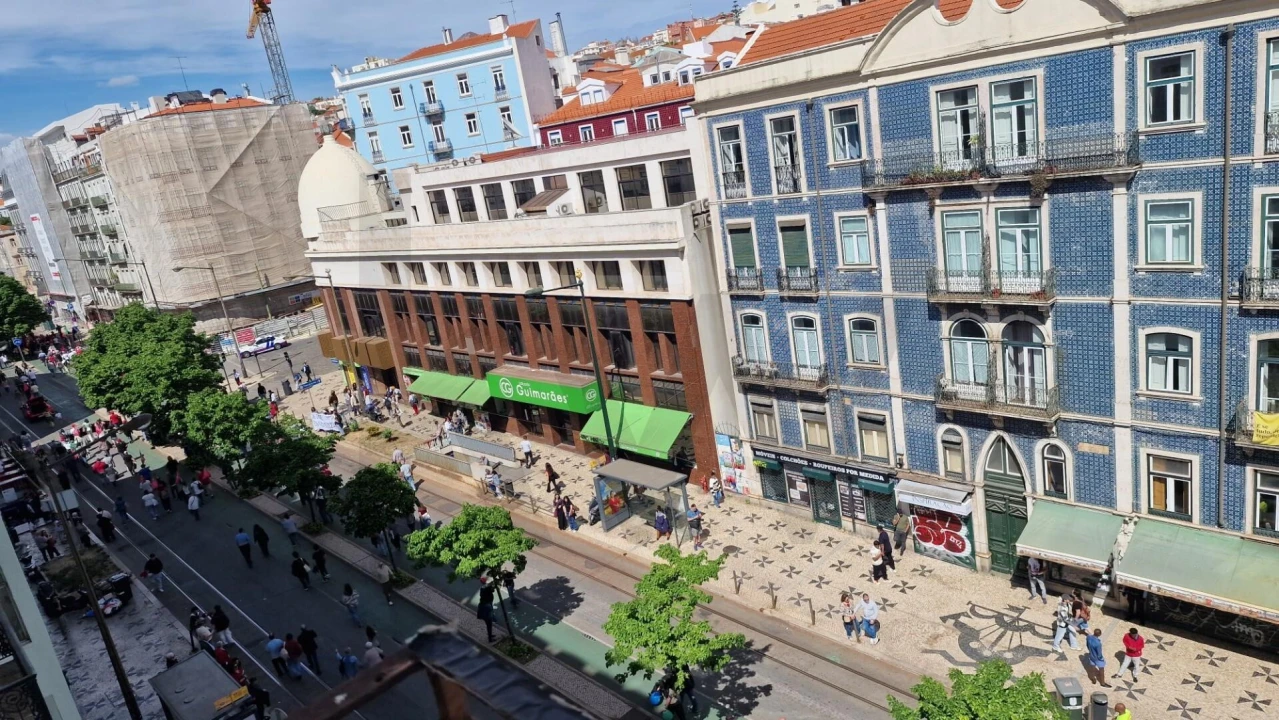 Apartamento T6 para Venda em Arroios Foto 2
