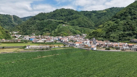 Moradia T4 para Venda em Faial da Terra