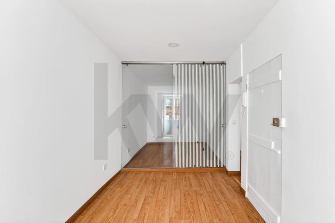 Apartamento T1 para Arrendamento em Campo de Ourique Foto 3