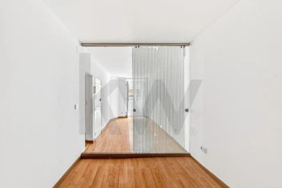 Apartamento T1 para Arrendamento em Campo de Ourique