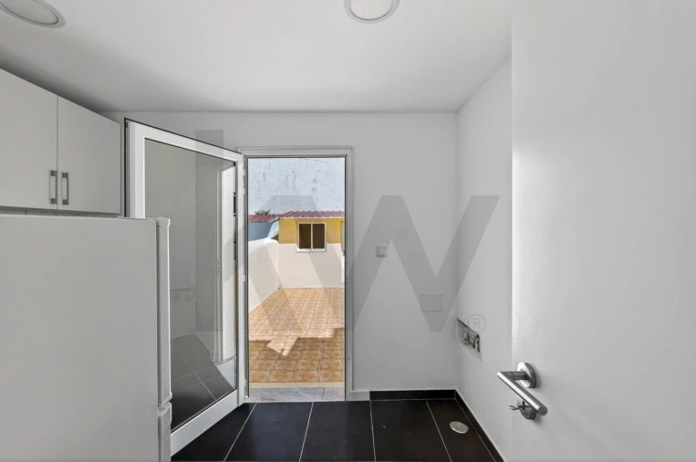 Apartamento T1 para Arrendamento em Campo de Ourique Foto 12