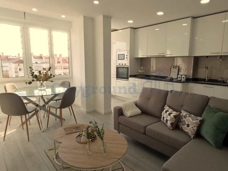 Apartamento T3 para Venda em Benfica Foto 1