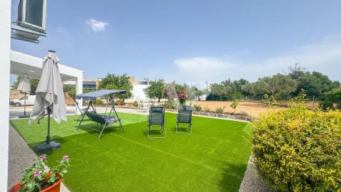 Moradia T5 para Venda em Loule (São Sebastião)
