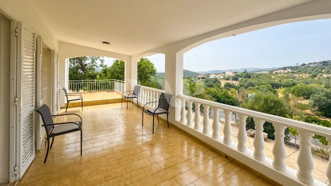 Moradia T5 para Venda em Loule (São Sebastião)
