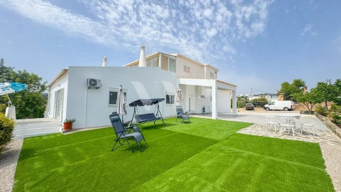 Moradia T5 para Venda em Loule (São Sebastião)