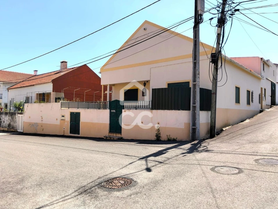 Moradia T3 para Venda em Bombarral e Vale Covo Foto 1