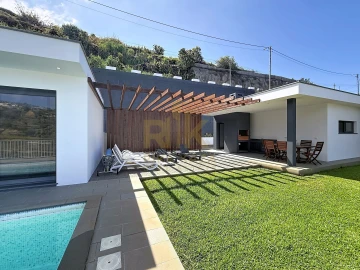 Moradia T3 para Venda em Calheta