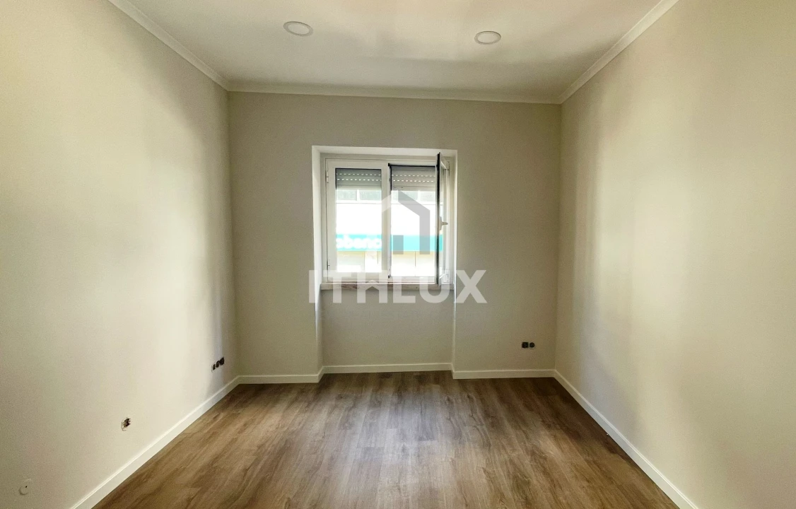Apartamento T2 para Venda em Sacavém e Prior Velho Foto 24