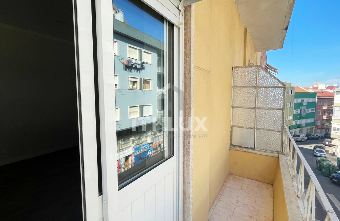 Apartamento T2 para Venda em Sacavém e Prior Velho Foto 20