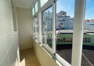 Apartamento T2 para Venda em Sacavém e Prior Velho