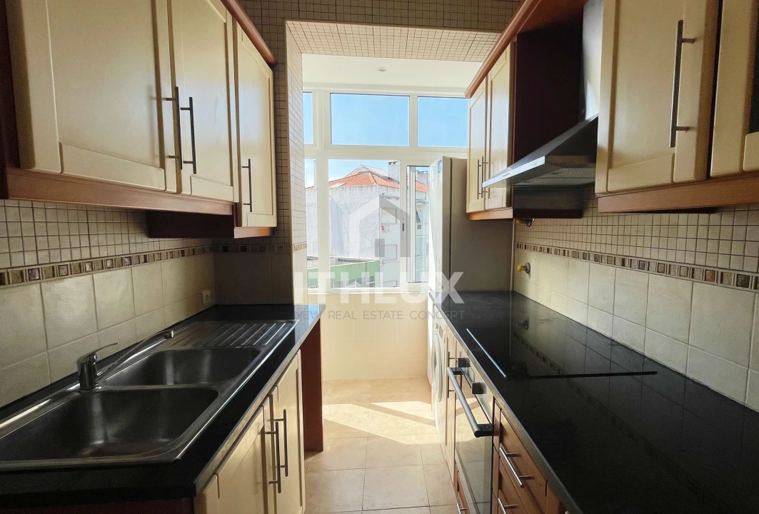 Apartamento T2 para Venda em Sacavém e Prior Velho Foto 10
