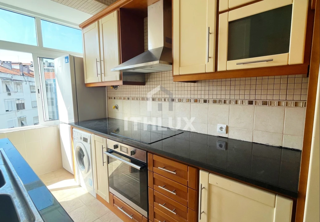 Apartamento T2 para Venda em Sacavém e Prior Velho Foto 9