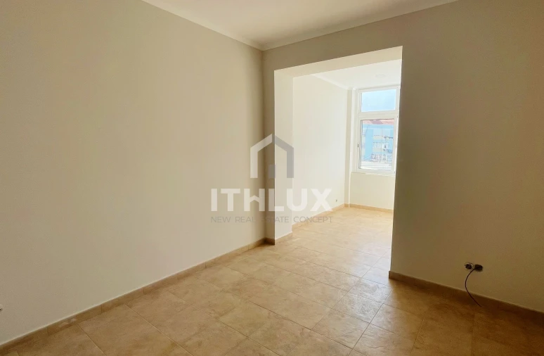Apartamento T2 para Venda em Sacavém e Prior Velho Foto 3